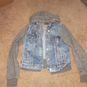 💕3 for 15💕American Eagle jean jacket with hoodie